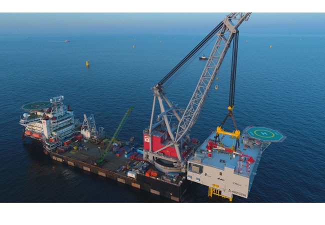 Pressebild: Transformer station successfully installed on the high seas