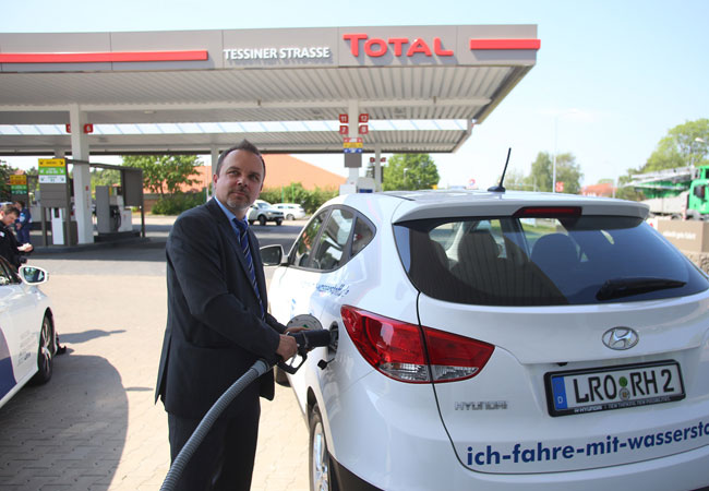 Pressebild: WIND-projekt macht mobil mit Wasserstoff / http://www.ich-fahre-mit-wasserstoff.de