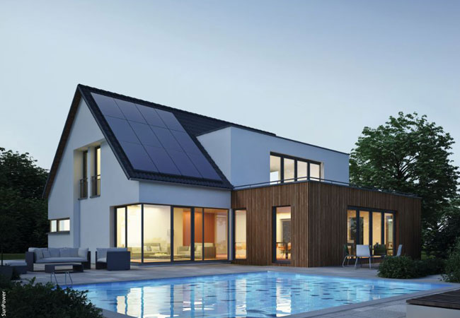 Pressebild: SunPower Swimmingpool / Copyright: iKratos Solar und Energietechnik GmbH