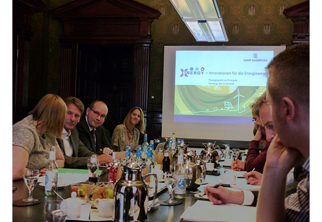 Pressebild: Auftaktveranstaltung zu X-Energy im Hamburger Rathaus mit der Wissenschaftssentatorin CC4E/HAW Hamburg