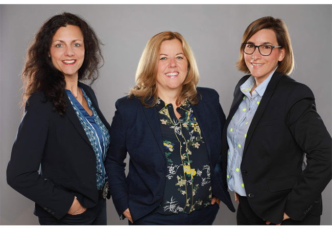Pressebild: Das Präsidium von Women of Wind Energy e.V.: von links, Elke Hanel, Maire-Louise Bornemann, Simone Thomas © Women of Wind Energy Deutschland e.V.