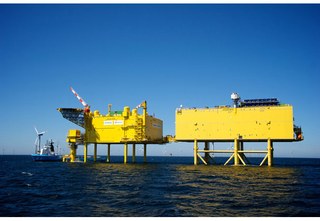 Pressebild: HelWin_alpha_beta / b.offshore führt „Door-Fan-Test“ für Offshore-Konverter-Station von TenneT durch