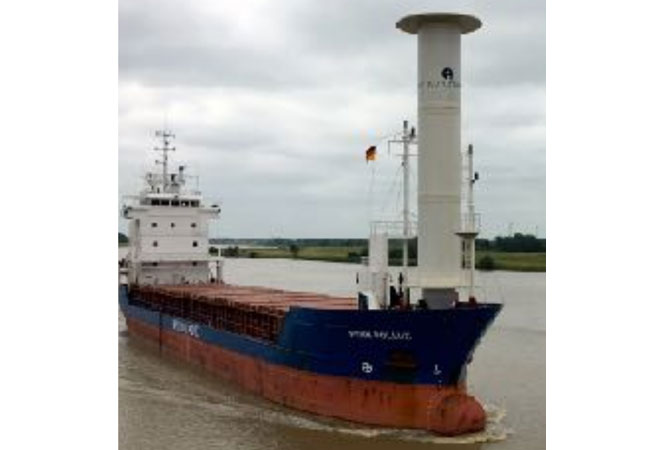 PB: Am Montag, 25. Juni, lief die „Fehn Pollux“ mit ihrem neuen Eco-FleAner auf der Back zu Tests in der Nordsee aus.