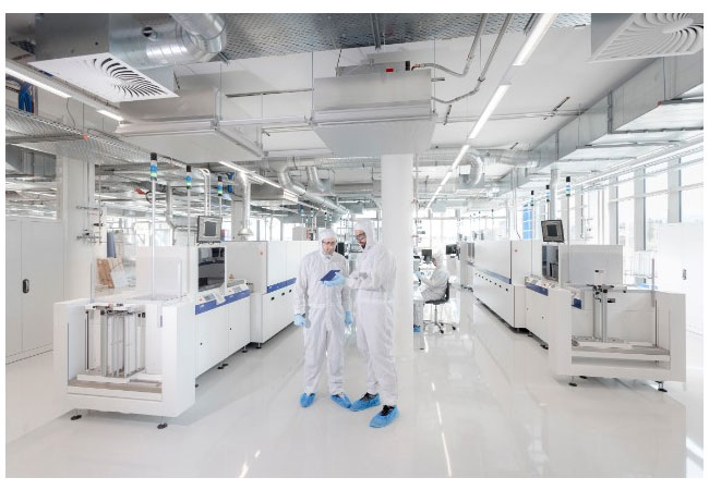 Pressebild: © Fraunhofer ISE/Dirk Mahler /Fraunhofer ISE Photovoltaik-Technologie Evaluations Center, »Back end«-Standort im Freiburger Solar Info Center, nach Wiederaufbau im Juli 2018 eingeweiht.