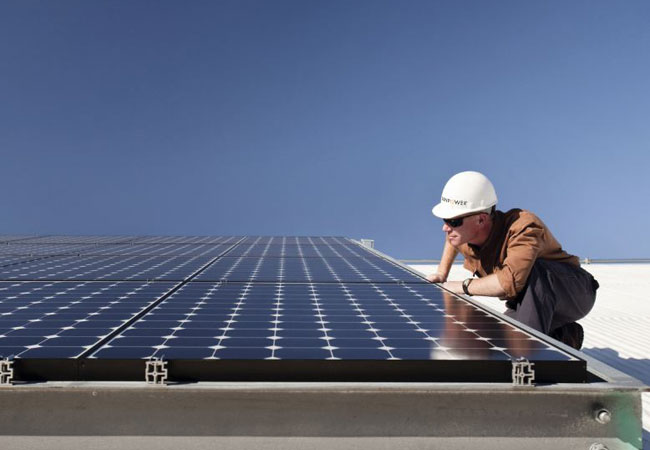 PB: Reparatur Solar / Copyright: iKratos Solar und Energietechnik GmbH