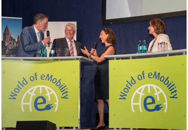 PB: Im Bild: v.l.n.r.: OB Michael Ebling, OB Michael Kissel, Andrea Thilo, Malu Dreyer
