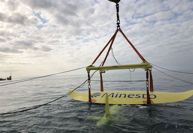 PB: Minesto's marine energy converter DG500 being launch for operation in Holyhead Deep, Wales / Photographer: Bernt Erik Westre / Minesto