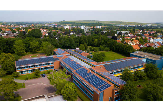 PB: Bild Dachanlage der Gustav-Heinemann-Realschule plus in Alzey
