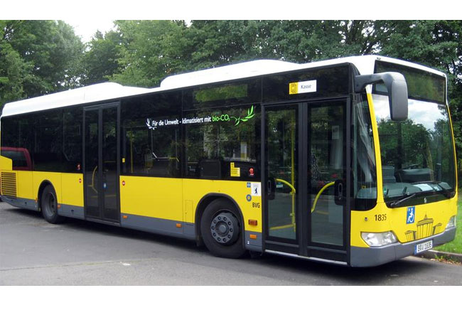 Pressebild: Auch wenn Busse ein im Vergleich zum Individualverkehr umweltfreundlicheres Transportmittel sind, können sie ihre Treibhausgasbilanz noch verbessern. /