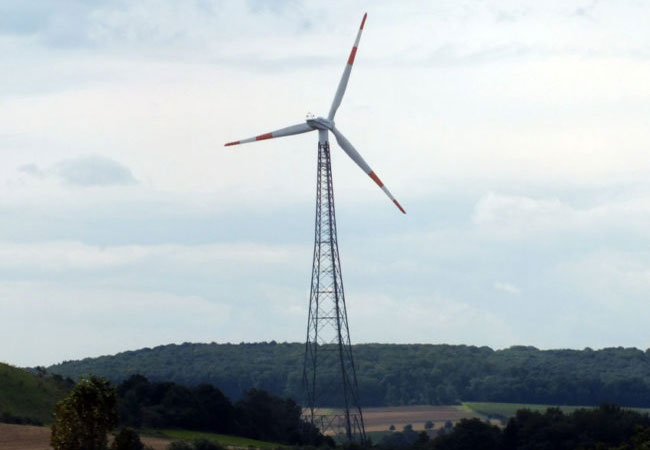 Gitterturm-Windanlage / Foto: HB