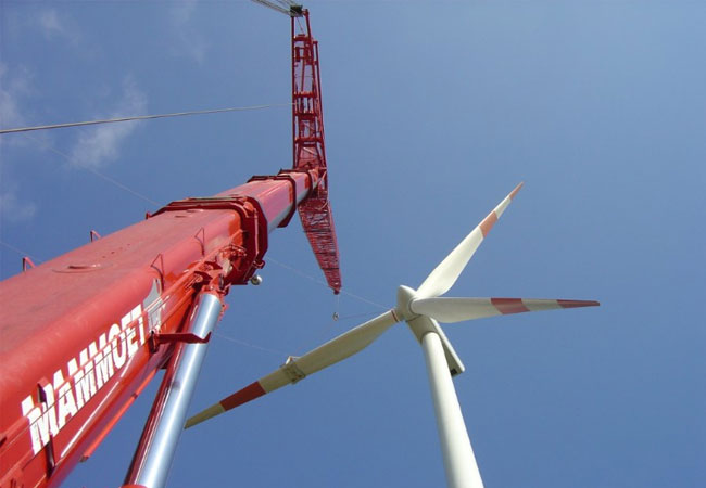 PB: Installation eines Rotorblatts einer Windkraftanlage