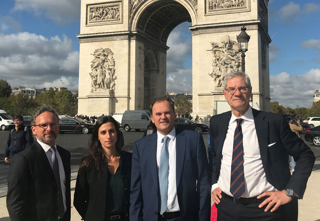 Pressebild: V. l. Martijn Hagens, Head of Business Area Customers & Solutions, Yara Chaktoura, Head of BU Wind, Henri Reboullet, CEO Vattenfall Energies S.A., Frankreich, Magnus Hall, Präsident und CEO, Vattenfall