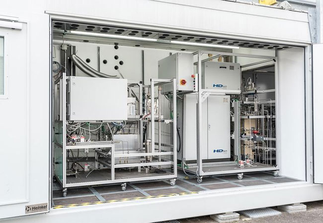 PM: BIOGO-Miniplant im Container. / © Tobias Hang/Fraunhofer IMM