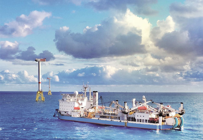 Pressebild: erfolgreiche Inbetriebnahme des Inter-Array-Kabelsystems für den Offshore-Windpark Wikinger