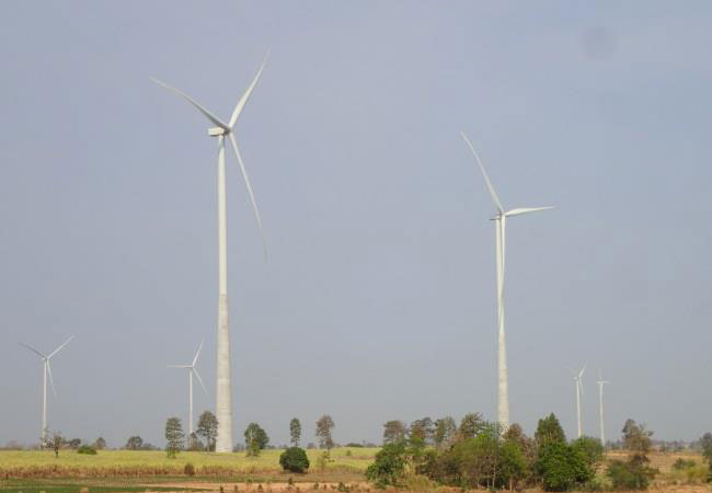 PB: Erstes Projekt erfolgreich umgesetzt: Hybridtürme der Windfarm Thepharak. Bildquelle: Max Bögl Wind AG