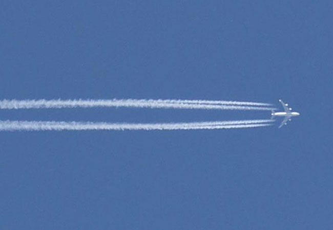 PB: Kondensstreifen-Zirren haben ähnlich große Klimawirkung wie CO2-Emissionen des Luftverkehrs / DLR