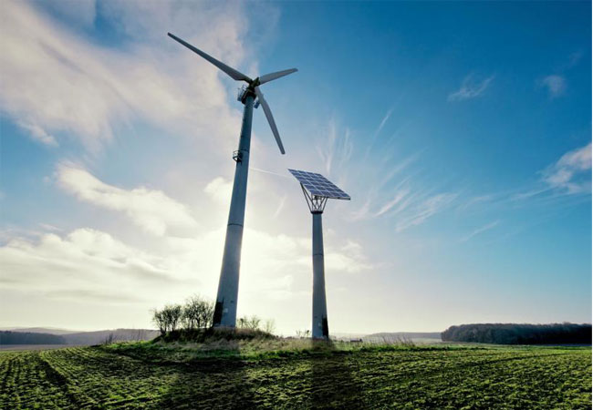 PB: Energie aus erneuerbaren Quellen speichern – das ist eine der Herausforderungen der Energiewende. (Foto: Pascal Armbruster, KIT)