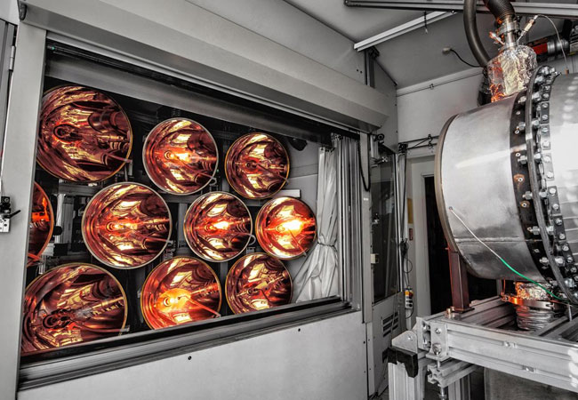 PB: Solarforschung im Solarsimulator / DLR