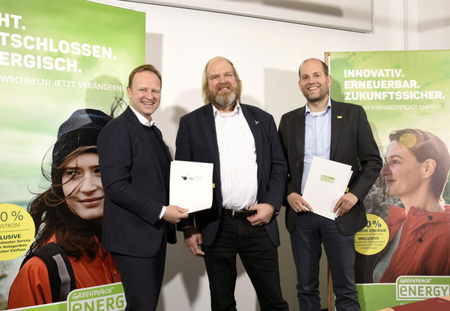 Pressebild. von links nach rechts: H-TEC-Geschäftsführer Frank Zimmermann, Energie des Nordens-Geschäftsführer Reinhard Christiansen und Greenpeace Energy-Vorstand Sönke Tangermann