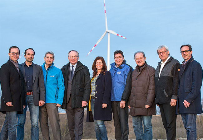 Pressebild: (v.l.n.r.): Gerald Haasmüller (Bürgermeister Velm-Götzendorf), Markus Winter (Geschäftsführung Windkraft Simonsfeld), Michael Trcka (Finanzvorstand WEB Windenergie AG), LHStv. Stephan Pernkopf, Angela Baumgartner (Bürgermeisterin Sulz im Weinviertel/Abg.z.NR), Frank Dumeier (Vorstandsvorsitzender WEB Windenergie AG), Herbert Stipanitz (Bürgermeister Spannberg), Herbert Bauch (Bürgermeister Dürnkrut) und Helmut Doschek (Bürgermeister Zistersdorf)