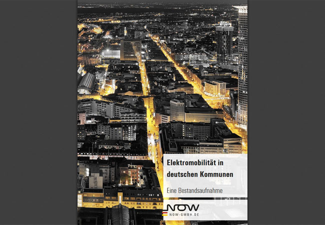 Broschüre [PDF]: Die Programmbegleitforschung des BMVI führt die Projektergebnisse aus den drei Förderbereichen Fahrzeugbeschaffung, Elektromobilitätskonzepte und F&E Projekte zusammen und wertet sie aus. Zuletzt ist im Rahmen der Begleitforschung „Vernetzte Mobilität“ erschienen: „Förderung der Elektromobilität durch Verankerung in kommunalen Mobilitätsstrategien“ (03/2019).
