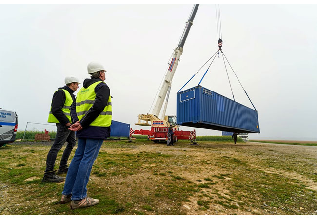 PB: BU: FRT Container Anlieferung / © windtest grevenbroich gmbh (wtg)