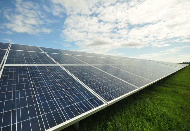 PB: BayWa r.e. baut ersten förderfreien Solarpark in Deutschland