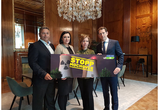 PB: vlnr: Christoph Matzl (Kronen Zeitung), Elisabeth Köstinger (Umweltministerin), Leonore Gewessler (GLOBAL 2000 Geschäftsführung), Sebastian Kurz (Bundeskanzler)