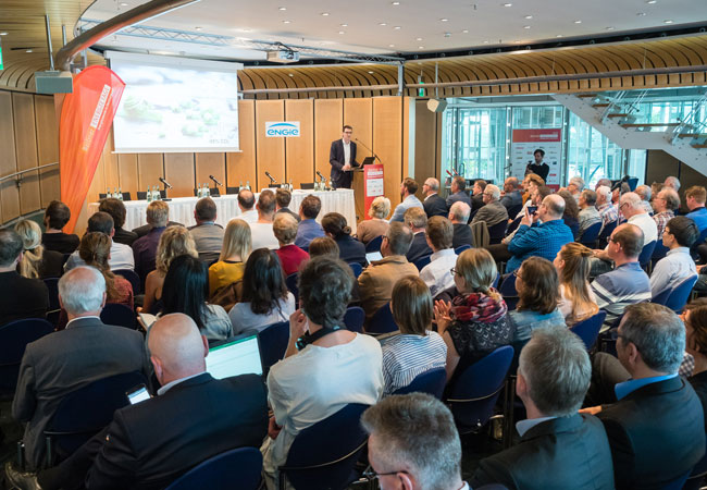 PB: Bildunterschrift: Beim Expertenpanel von ENGIE Deutschland im Rahmen der Berliner Energietage informierten sich rund 200 Besucher über innovative Konzepte für smarte, energieeffiziente Gebäude. Bildquelle: J. F. Klam/Berlin; Abdruck bei Nennung der Quelle honorarfrei