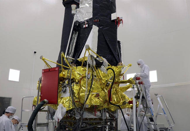 PB: Die Raumsonde Spektrum-Röntgen-Gamma (SRG) mit dem deutschen Röntgenteleskop eROSITA sowie seinem russischen Partnerinstrument ART-XC ist am 13. Juli 2019 um 14:31 Uhr mitteleuropäischer Sommerzeit (17:31 Uhr Ortszeit) an Bord einer Proton-Rakete erfolgreich vom Weltraumbahnhof in Baikonur gestartet.