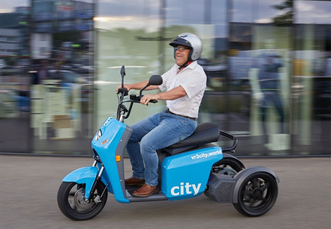 PB: Bildunterschrift: vR3city mit Neigetechnik Stromverbrauch kombiniert: 5,2 kWh/100 km; CO2-Emissionen kombiniert: 0 g/km Kaufpreis: vR3 ab CHF 8889.- /Quellenangabe: "obs/vRbikes.ch ag/Donovan Wyrsch" /