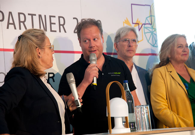 PB: 01_i2b-Event_ADLER Solar_Podium_Gerhard Cunze.