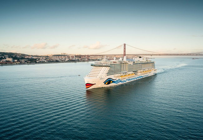 PB: Mit AIDAnova hat AIDA Cruises 2018 das erste LNG-Kreuzfahrtschiff in Dienst gestellt. 2020 steigt das Unternehmen nun auch in die praktische Nutzung von Batteriespeichersystemen an Bord großer Kreuzfahrtschiffe ein. / Bildrechte:AIDA CruisesFotograf:AIDA Cruises