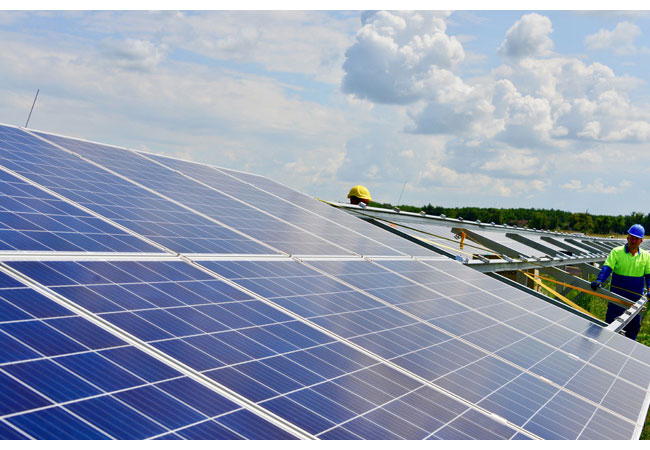 PB: Seit 1. August produziert die von ABO Wind entwickelte und errichtete Photovoltaikanlage im ungarischen Létavértes Strom. Die installierte Leistung beträgt 6,2 Megawatt, die Anschlussleistung fünf Megawatt. Foto: Zoltan Michael Takacs