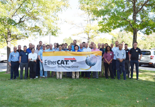 PB: Bildunterschrift: Die Teilnehmer des 2019 North American EtherCAT Plug Fests in Denver, USA, schätzten die Veranstaltung als großartige Gelegenheit, um die Interoperabilität ihrer EtherCAT-Geräte zu testen.