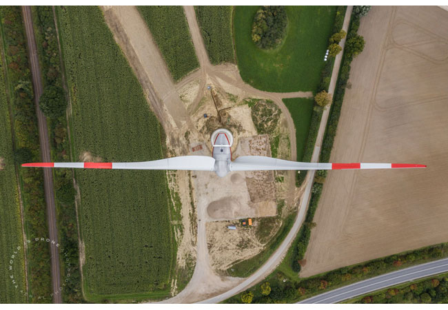 Pressefoto: Windpark Schönberg. Copyright: BayWa r.e./The world is drone/Sven Schröder