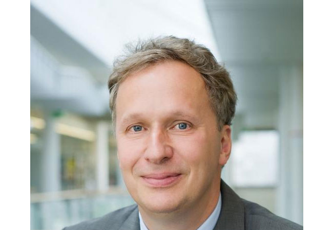 PB: Prof. Bernd Waas / privat