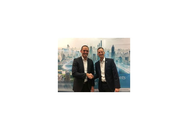 PB: Robert Klaffus (links), CEO Digital Grid bei Siemens Smart Infrastructure, Stephan Hansen, Mitglied des Vorstands und COO der juwi-Gruppe, vereinbarten heute eine strategische Partnerschaft beider Unternehmen für Microgrids für die Bergbauindustrie © Juwi AG