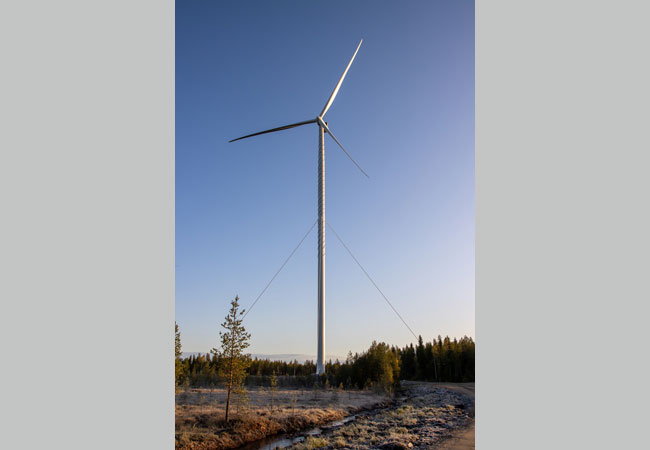 PB: Windenergieanlage in TuuliWattis neuestem Windpark "Ii Viinamäki", der erste nicht subventionierte Windpark in Finnland: der Windpark besteht aus fünf Onshore-Windenergieanlagen Vestas V 150 mit je 4,2 MW installierter Leistung, Nabenhöhe 175 Meter, Rotordurchmesser 150 Meter