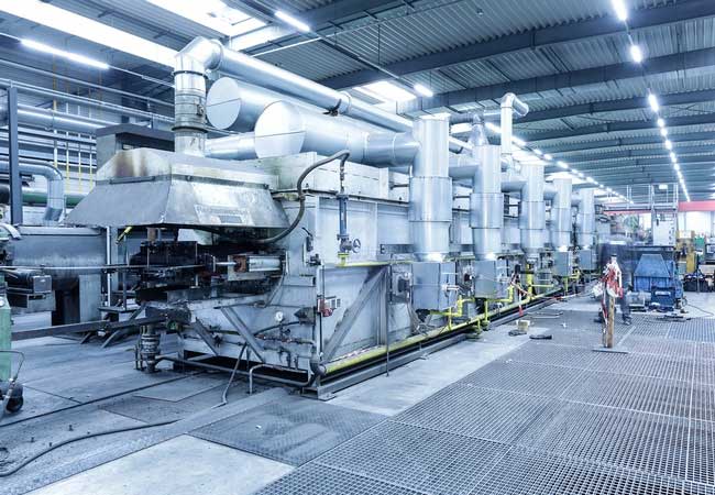 PB: Die modernisierte Produktionslinie ermöglichte eine hohe Prozessenergieeinsparung und führte zu besseren Abgaswerten. Foto: Stahlwerk Unna GmbH & Co. KG