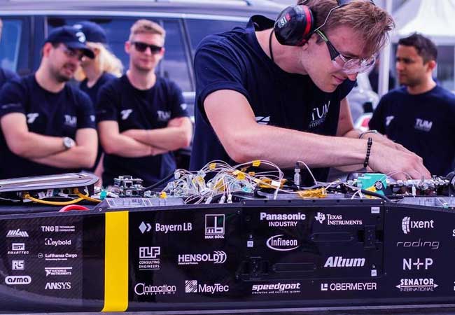 PB: Im internationalen Wettbewerb höchst erfolgreich ist das Hyperloop-Team der TUM. Bild: TUM Hyperloop