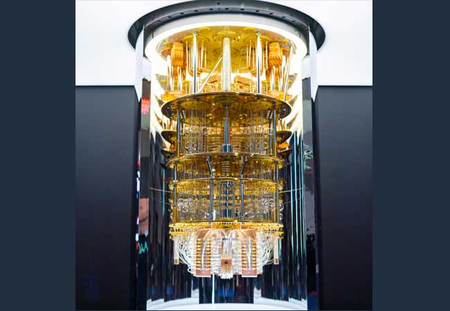 PB: © IBM 2021 wird ein solcher IBM Q System One Quantencomputer in einem Rechenzentrum von IBM Deutschland bei Stuttgart installiert.