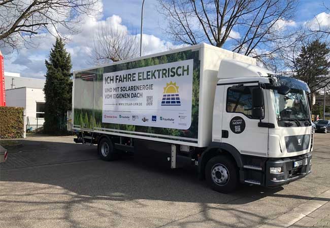 PB: Elektro-LKW und andere Nutzfahrzeuge können mit Solarstrom Energie sparen. / © Schnitzler Werbung Freiburg GmbH