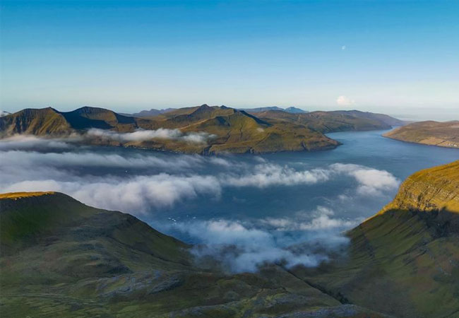 PB: Vestmannasund strait, Faroe Islands / Photographer: Warren Cardwell