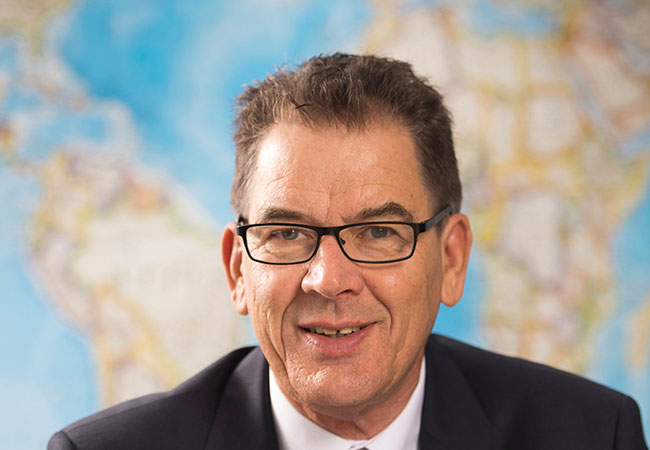 Pressebild: Dr. Müller, Bundesminister*in für wirtschaftliche Zusammenarbeit und Entwicklung / BMZ / Urheberrecht: Michael Gottschalk/Photothek.net