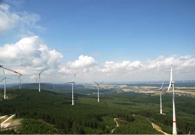 PB: THEE erweitert ihr Erzeugungsportfolio. Im Bild Bestands-Windpark Kandrich / Quellenangabe: "obs/Thüga AG/Schulte" Bildrechte:Thüga AGFotograf:Schulte