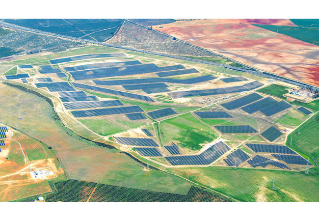 PB: BayWa r.e. hat den spanischen 50 MWp-Solarpark Don Rodrigo 2 vollständig in Betrieb genommen.