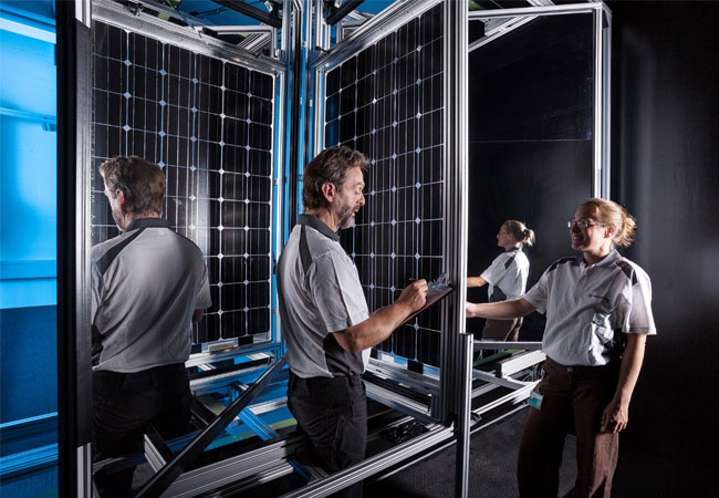 PB: Kalibrierlabor CalLab PV Modules des Fraunhofer ISE reduziert Messunsicherheit auf weltweite Bestmarke von 1,1 Prozent