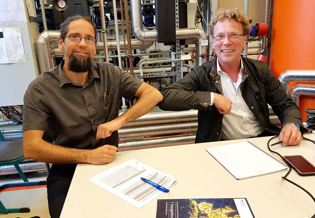 PB: Johannes Gulden (Institut für Regenerative EnergieSysteme an der HOST) und Christian Schweitzer (bse Engineering Leipzig GmbH) haben geschafft, Methanol aus Wasserstoff herzustellen. / CopyrightHochschule Stralsund - University of Applied Sciences