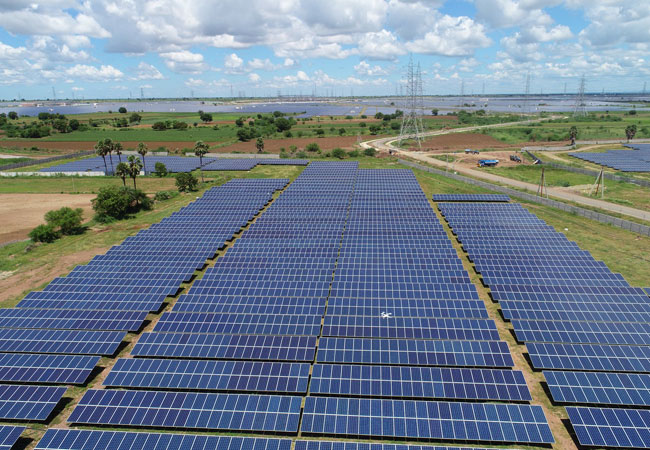 PB: Solarparks Kurnool (Copyright: Greenko)